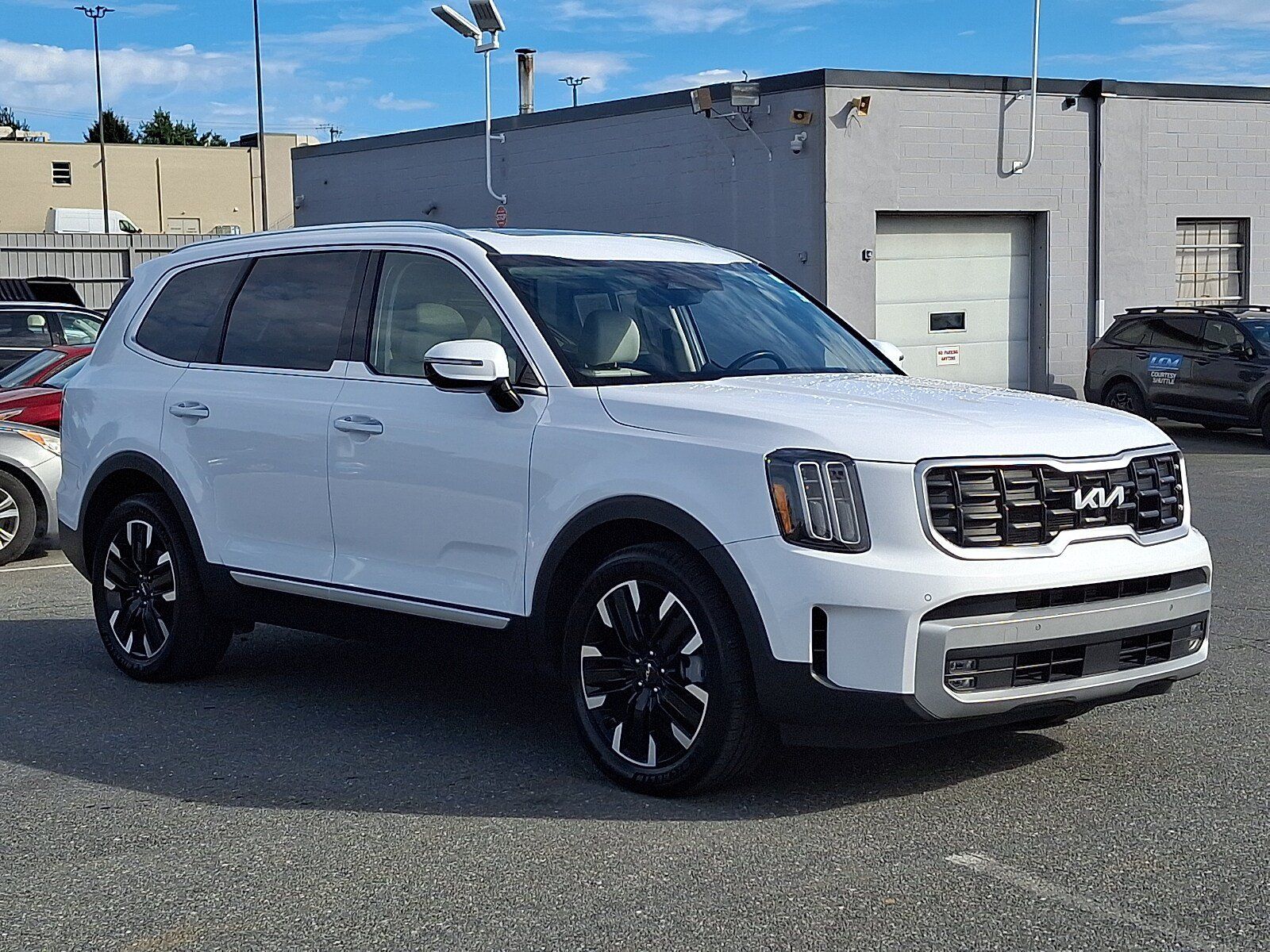 Used 2024 Kia Telluride SX Prestige AWD/4WD image 3