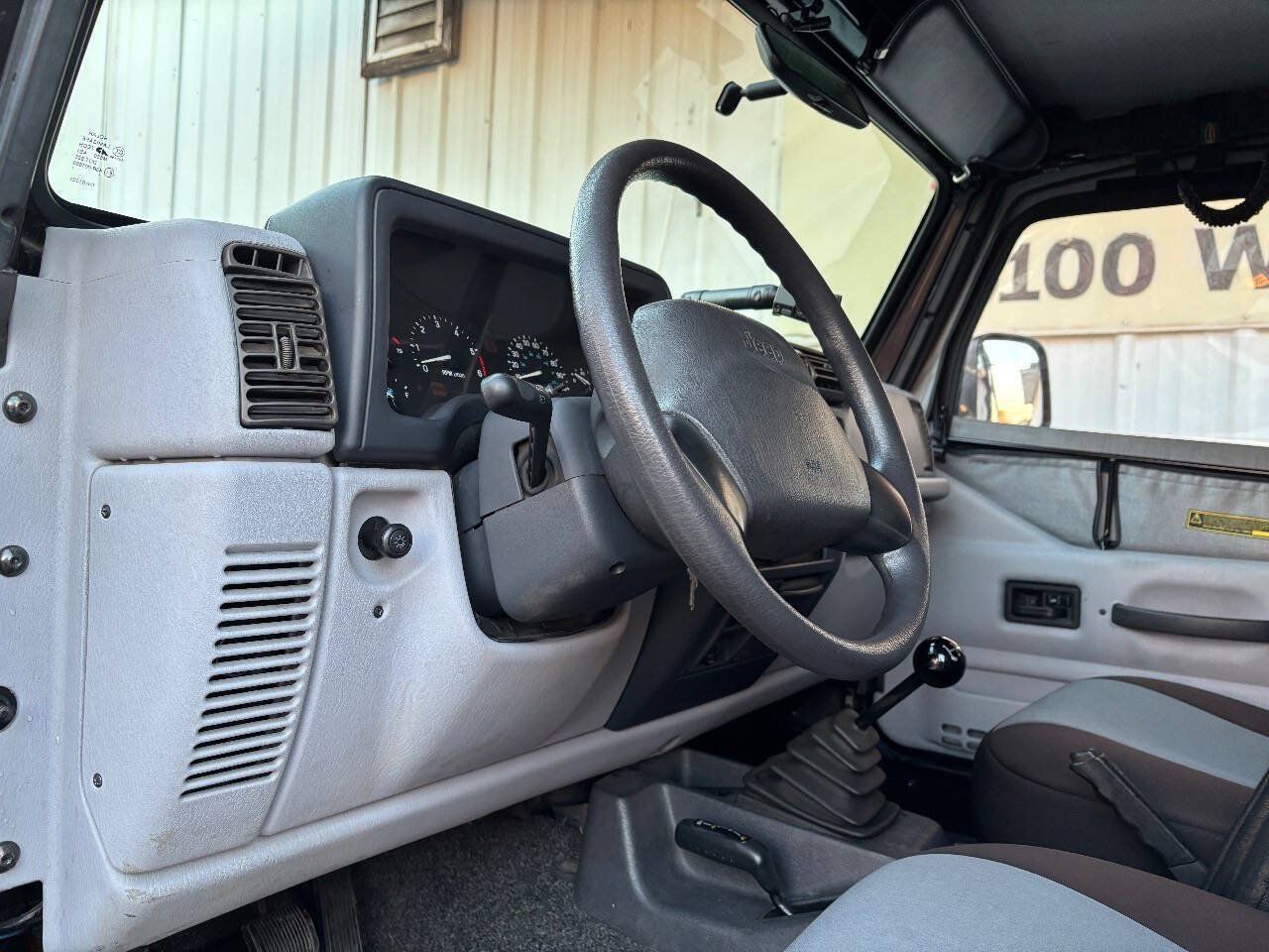 Used 1998 Jeep Wrangler SE AWD/4WD image 11