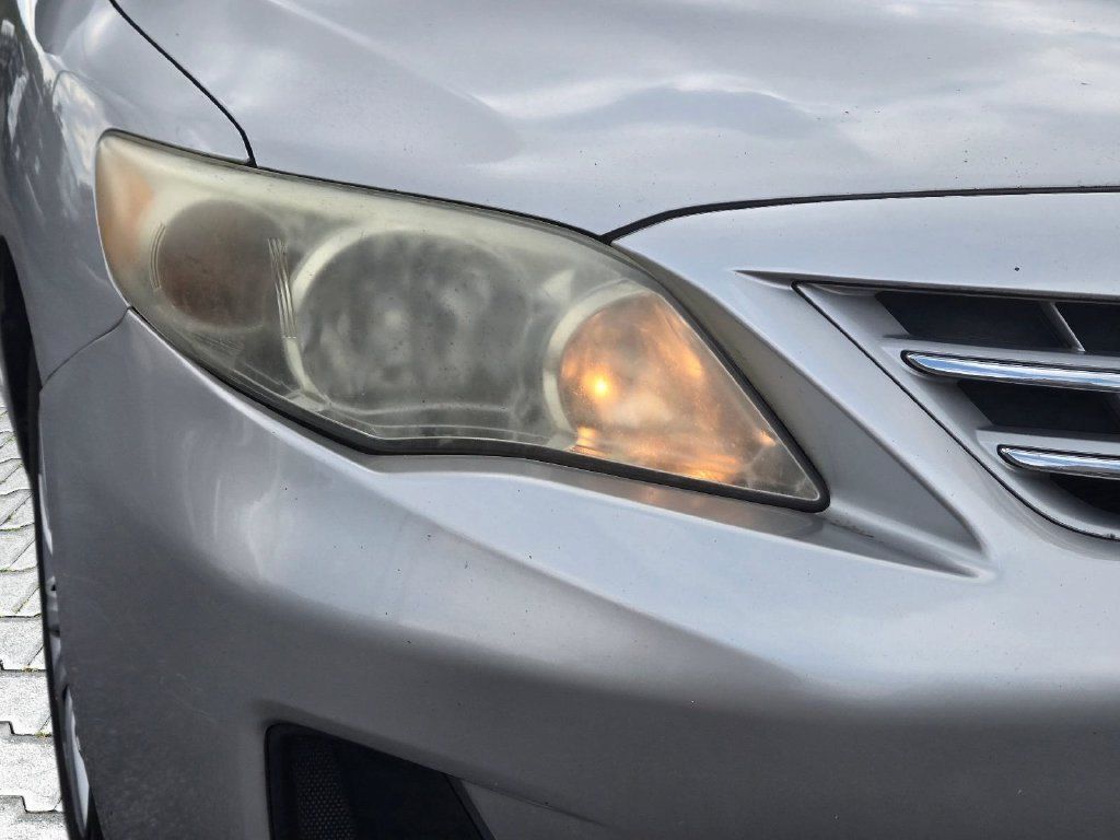 Used 2013 Toyota Corolla LE FWD image 2