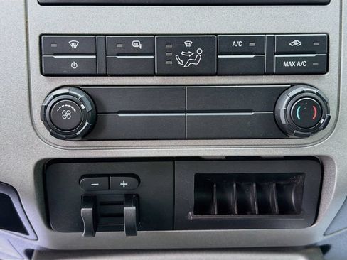 Used 2016 Ford F250 XLT w/ XLT Premium Package RWD image 16