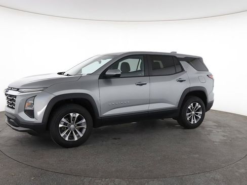 Used 2025 Chevrolet Equinox LT image 6