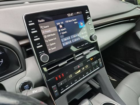 Used 2019 Toyota Avalon XLE w/ All Weather Liner Package FWD image 27