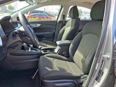 Used 2022 Kia Forte LXS image 13