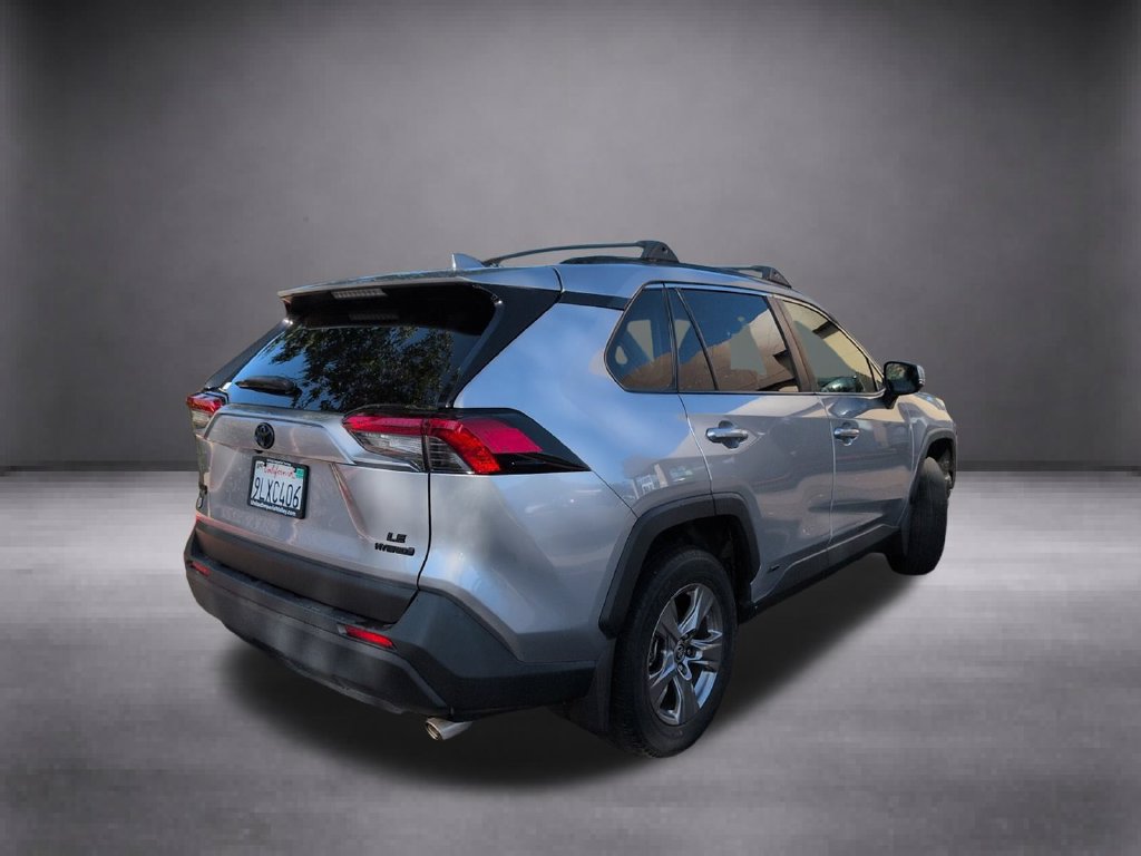 Used 2024 Toyota RAV4 LE AWD/4WD image 9