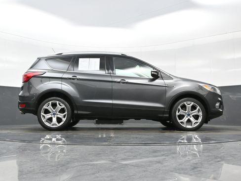 Used 2019 Ford Escape Titanium image 31