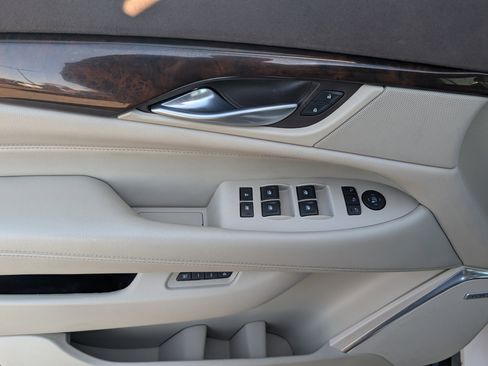 Used 2017 Cadillac Escalade Premium Luxury image 10