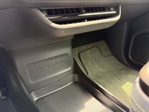 Used 2022 Rivian R1T Adventure AWD/4WD image 27