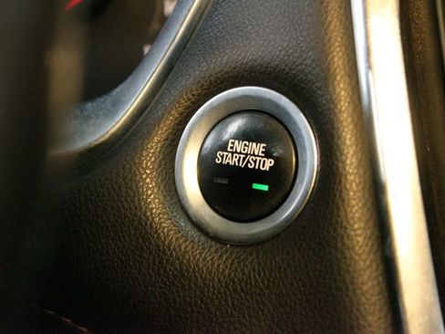 Used 2019 Chevrolet Traverse LT w/ LT Premium Package image 25