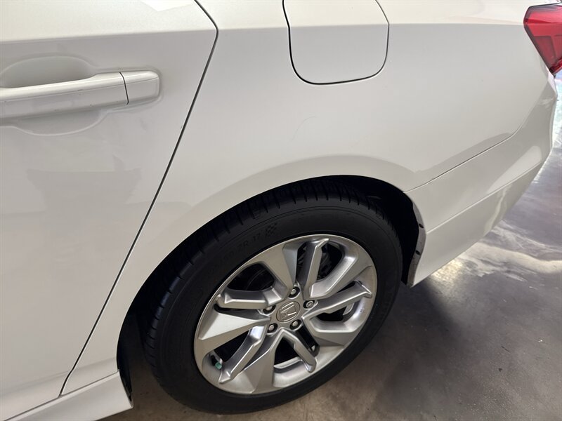 Used 2018 Honda Accord LX image 11