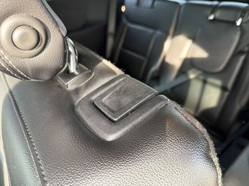 Used 2020 Ford Explorer XLT w/ Equipment Group 202A image 23