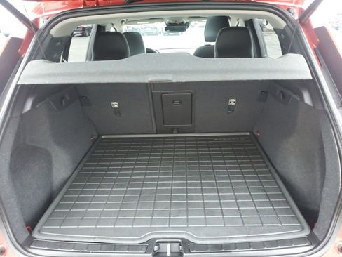 Used 2021 Volvo XC40 T5 Momentum w/ Climate Package image 29