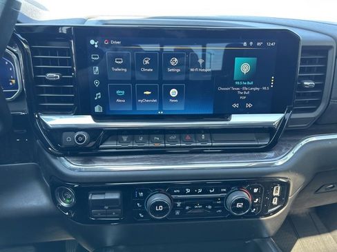 Used 2024 Chevrolet Silverado 2500 LTZ w/ LTZ Premium Package image 14