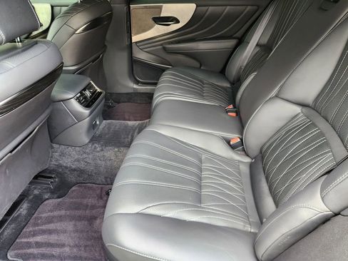 Used 2022 Lexus LS 500 AWD w/ Executive Package image 31