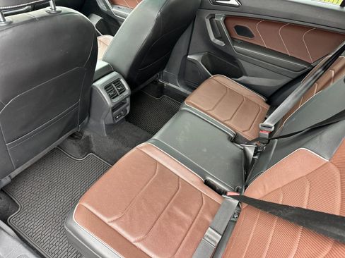 Used 2022 Volkswagen Tiguan SEL R-Line AWD/4WD image 12