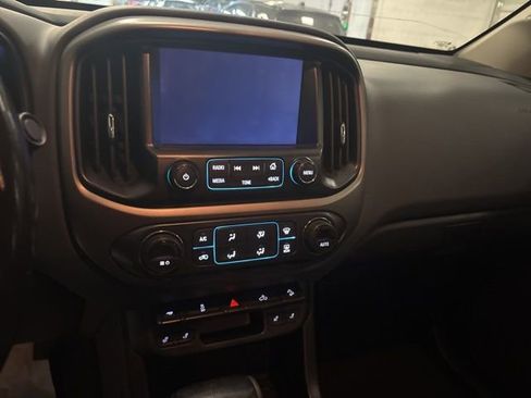 Used 2017 Chevrolet Colorado Z71 image 10