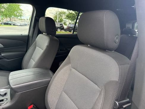 Used 2023 Chevrolet Traverse LT AWD/4WD image 12
