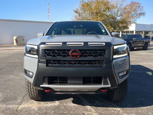 New 2026 Nissan Frontier PRO-4X w/ Pro-4x Convenience Package image 9