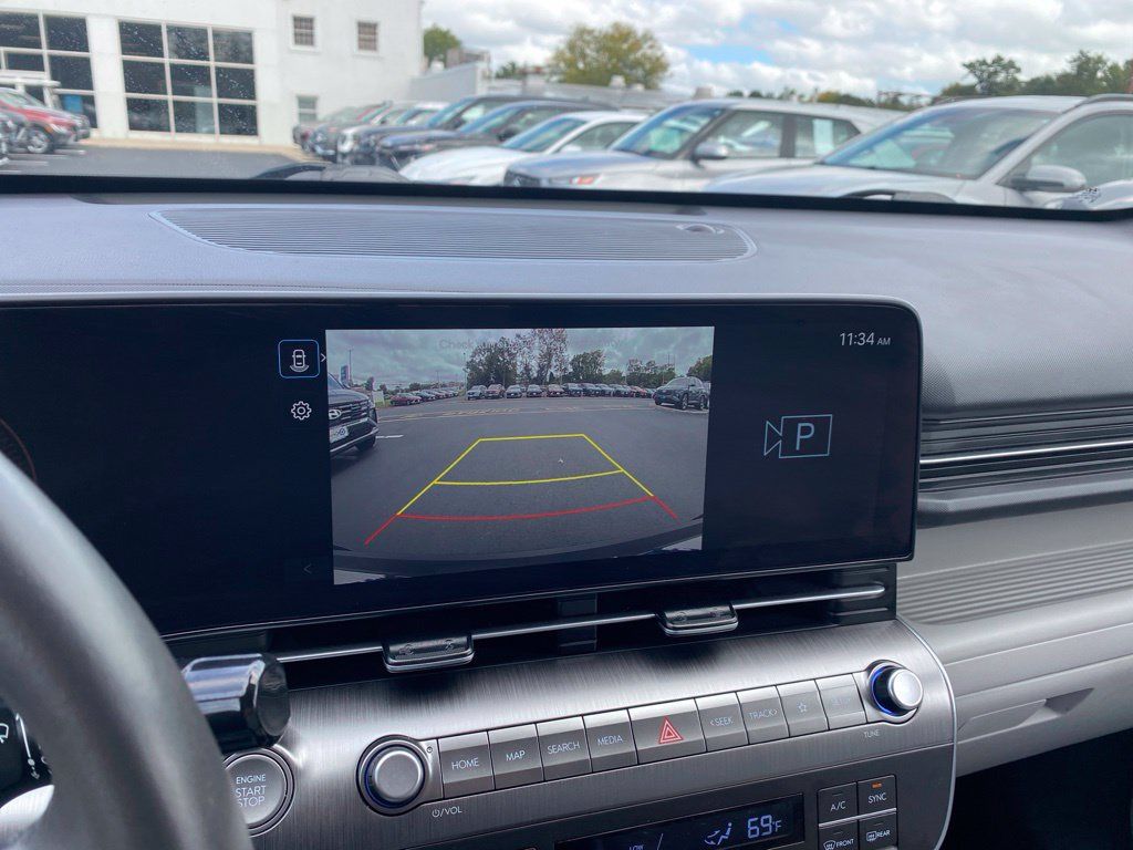 Certified 2024 Hyundai Kona SEL AWD/4WD image 10