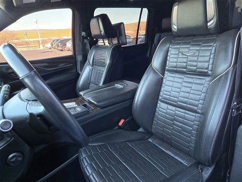 Used 2021 Cadillac Escalade ESV Sport Platinum w/ Heavy-Duty Trailer Package image 19