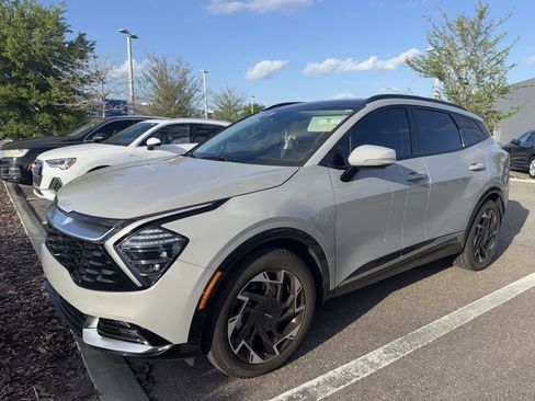 Used 2025 Kia Sportage SX image 2