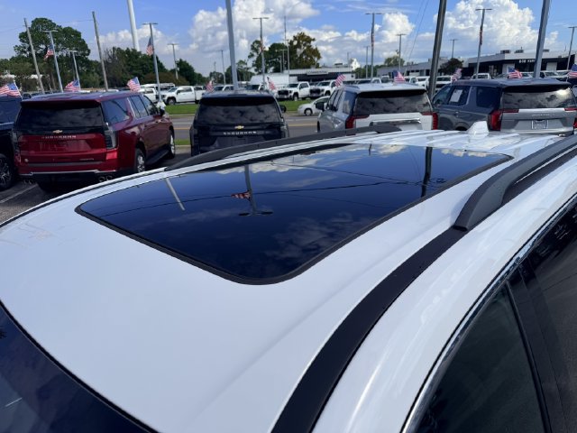 Used 2026 GMC Acadia Elevation w/ Elevation Premium Package FWD image 10