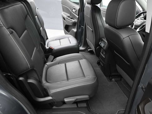Used 2022 GMC Acadia SLT w/ LPO, Roadside Safety Package AWD/4WD image 25
