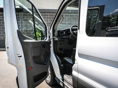 Used 2024 Ford Transit 350 XL RWD image 7