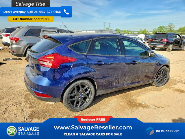 Used 2016 Ford Focus SE w/ Equipment Group 201A FWD image 4