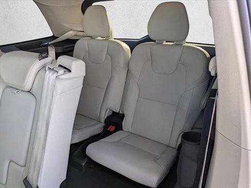 Used 2020 Volvo XC90 T5 Momentum image 20