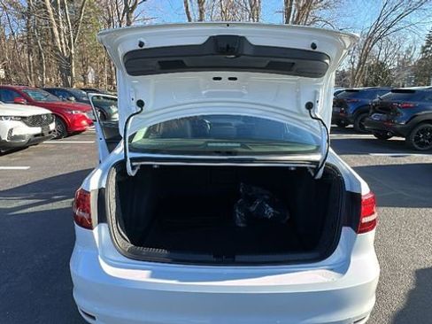 Used 2017 Volkswagen Jetta SEL image 38