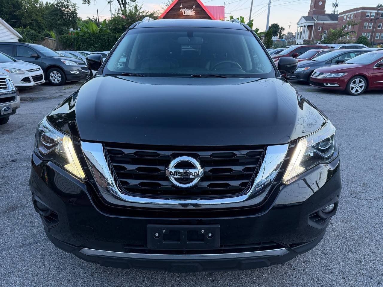Used 2017 Nissan Pathfinder SL FWD image 3