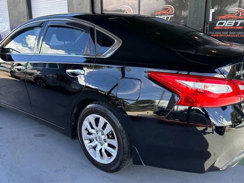 Used 2017 Nissan Altima 2.5 S w/ Power Driver Seat Package FWD image 2