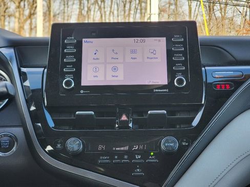 Used 2023 Toyota Camry LE image 28