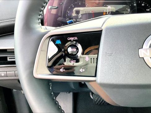 Certified 2025 Nissan Murano SV image 22