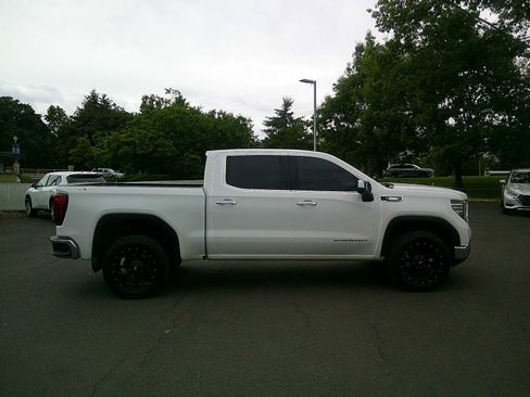 Used 2022 GMC Sierra 1500 SLT w/ X31 Off-Road Package AWD/4WD image 6