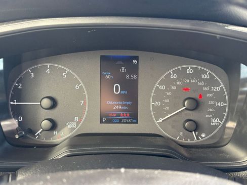 Used 2025 Toyota Corolla Cross LE image 40