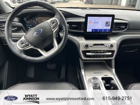 Certified 2022 Ford Explorer XLT w/ Equipment Group 202A AWD/4WD image 15