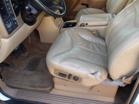 Used 2000 GMC Yukon SLT w/ SLT Marketing Opt Pkg AWD/4WD image 5