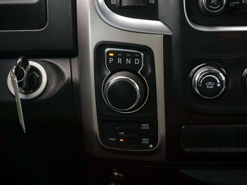 Used 2017 RAM 1500 Classic SLT AWD/4WD image 23