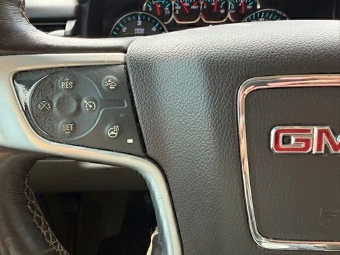 Used 2017 GMC Yukon SLT w/ Premium Edition AWD/4WD image 8