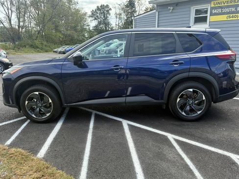 Used 2024 Nissan Rogue SV AWD/4WD image 2