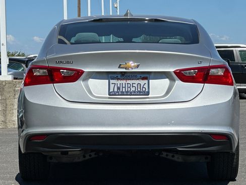 Used 2017 Chevrolet Malibu LT FWD image 5