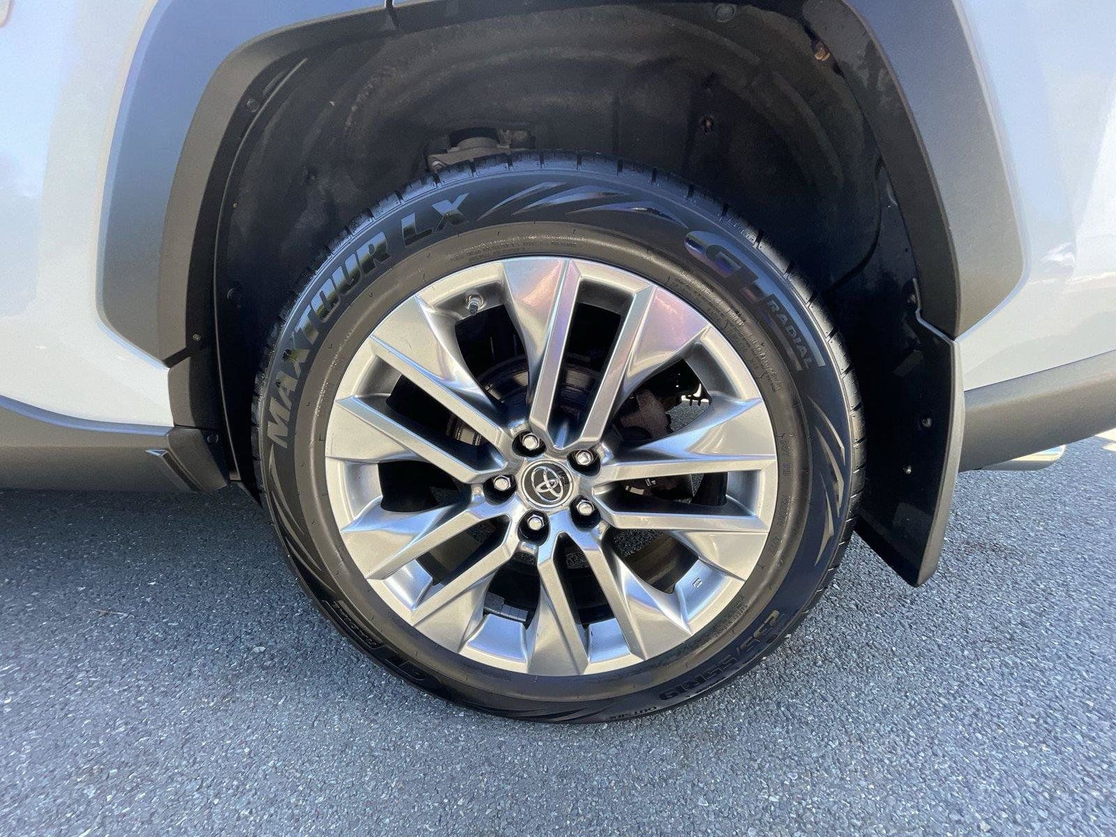 Used 2019 Toyota RAV4 Limited w/ Advanced Technology Package AWD/4WD image 24
