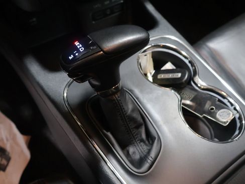 Used 2018 Dodge Durango GT image 30