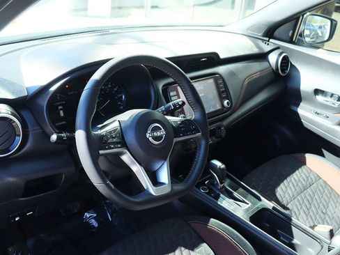 Used 2023 Nissan Kicks SR image 38