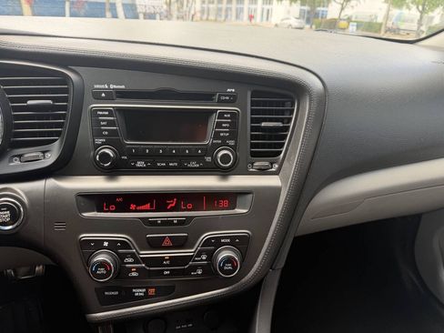 Used 2012 Kia Optima EX FWD image 17