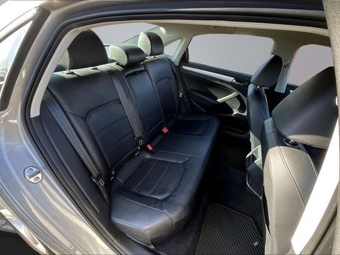 Used 2012 Volkswagen Passat 2.5 SE image 17