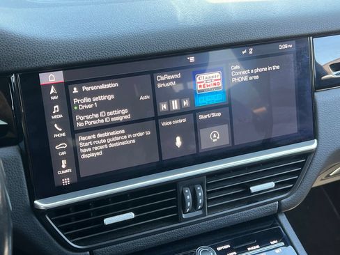 Certified 2019 Porsche Cayenne AWD/4WD image 26