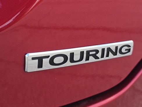 New 2025 Honda Pilot Touring image 15