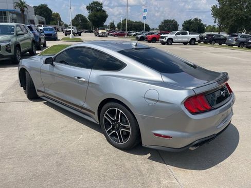 Used 2021 Ford Mustang Premium image 4